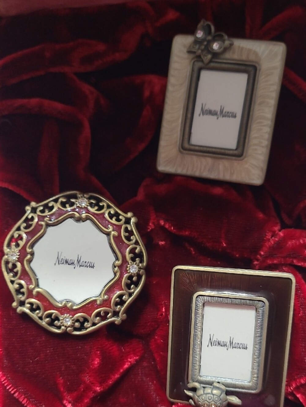 Neiman Marcus Red & Gold Ornate Round Mini Frame - Picture 6 of 8